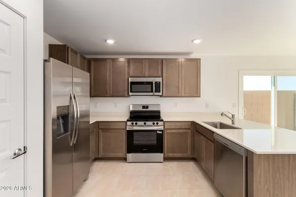 $1,800 | 17589 North Del Mar Avenue, Maricopa, AZ 85138