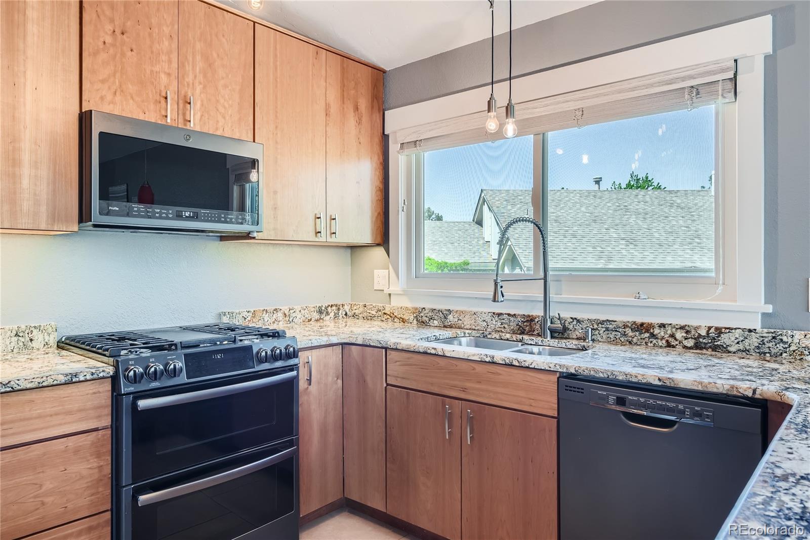 9787 Holland Circle Westminster, CO 80021 - Photo 7 of 28