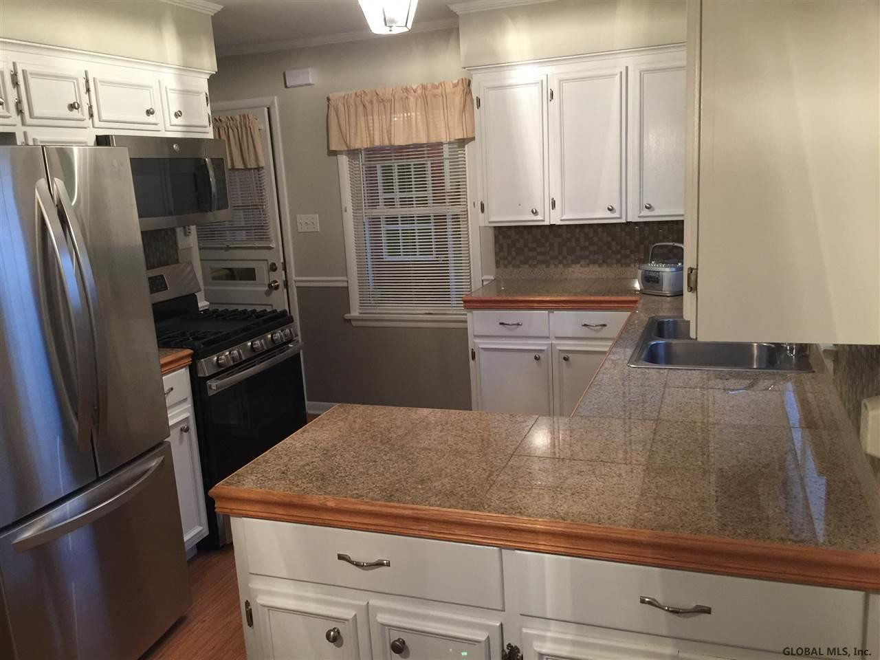 109 Sunset Road Amsterdam, NY 12010 - Photo 3 of 24 Photo 3