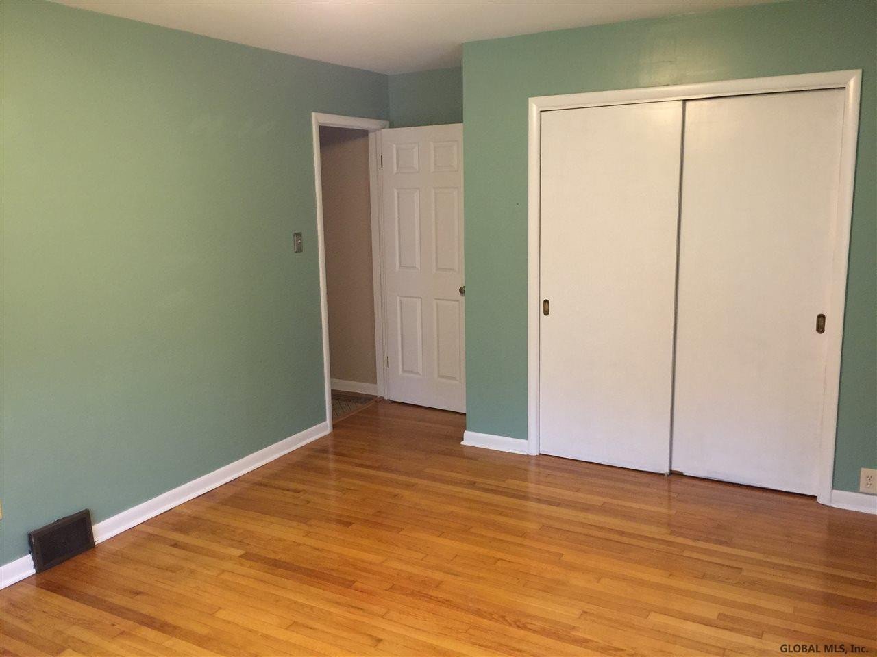 109 Sunset Road Amsterdam, NY 12010 - Photo 6 of 24 Photo 6