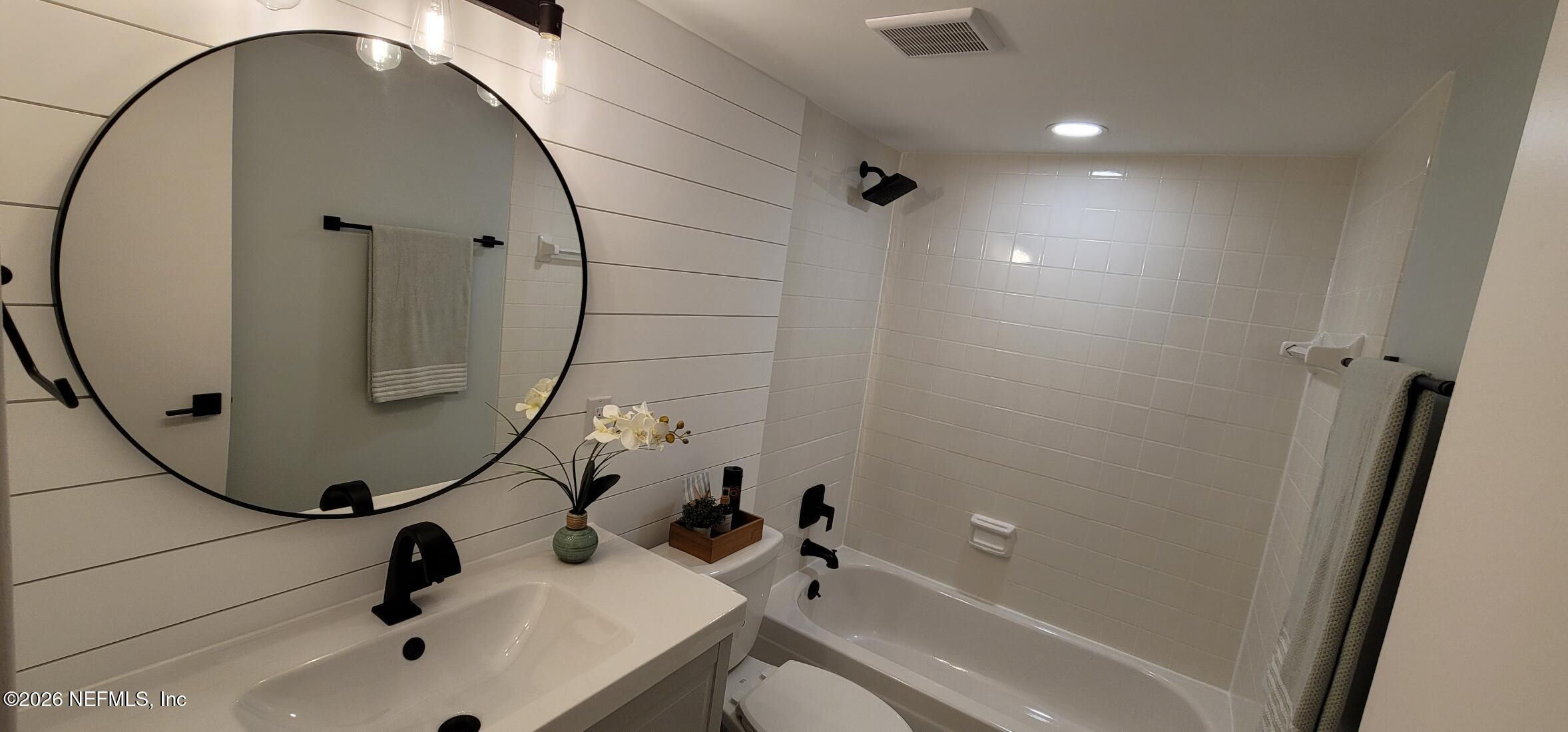 7848 Playa Del Rey Court, Unit 7848 Jacksonville, FL 32256 - Photo 21 of 41 bathroom 1st floor