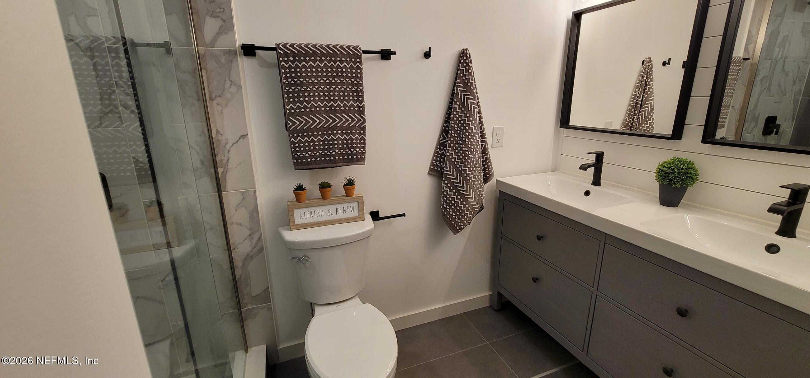7848 Playa Del Rey Court, Unit 7848 Jacksonville, FL 32256 - Photo 34 of 41 Primary Bathroom
