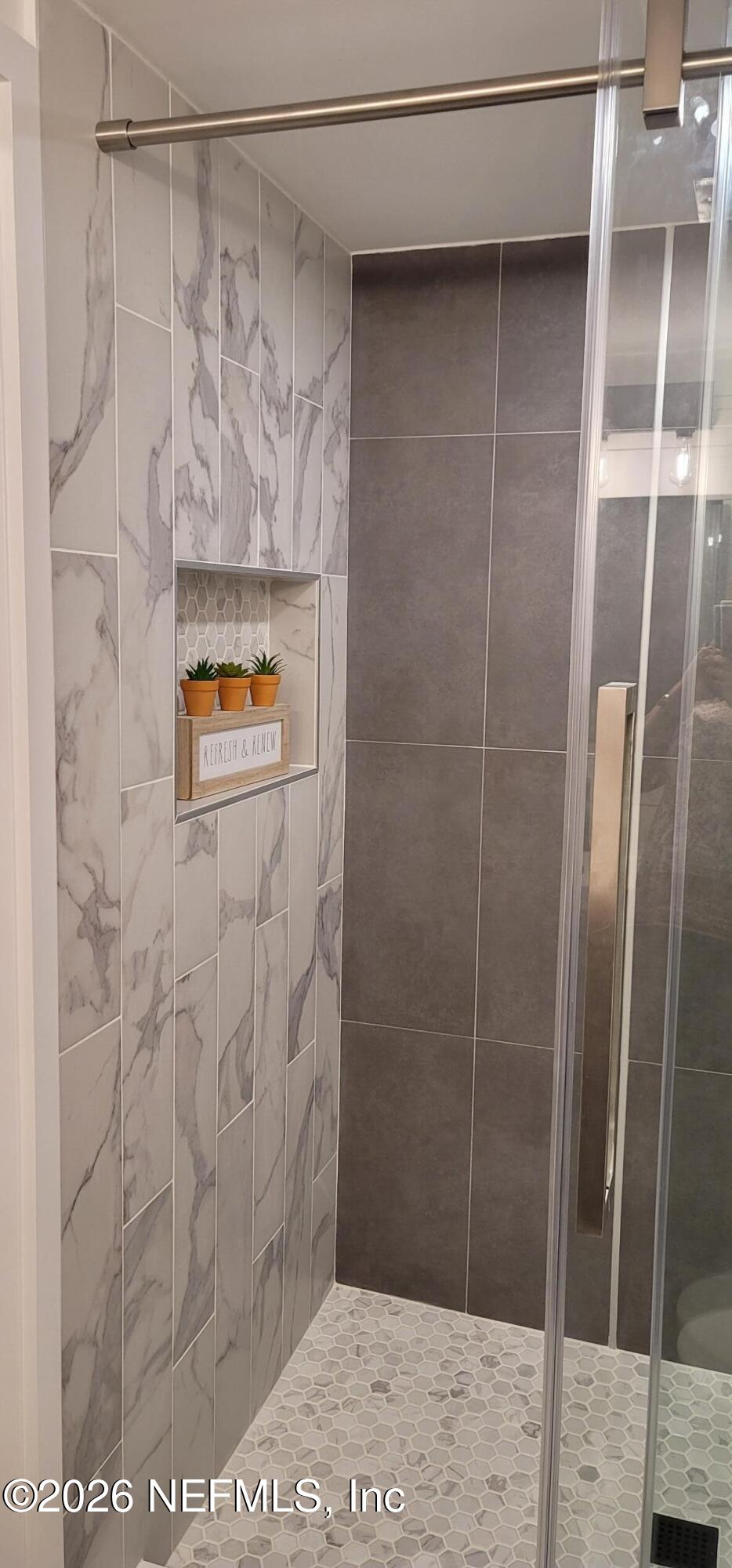 7848 Playa Del Rey Court, Unit 7848 Jacksonville, FL 32256 - Photo 36 of 41 Shower