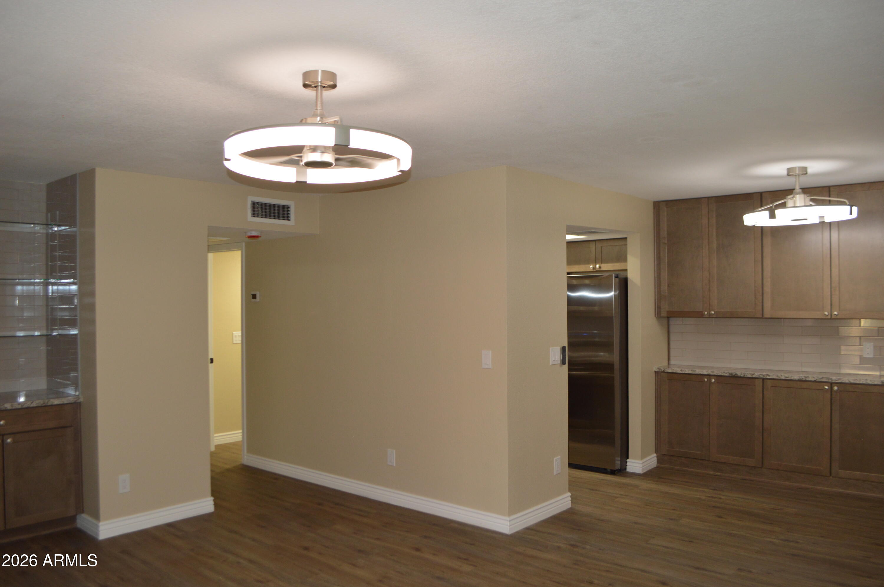 1340 North Recker Road, Unit 337 Mesa, AZ 85205 - Photo 2 of 11 great room