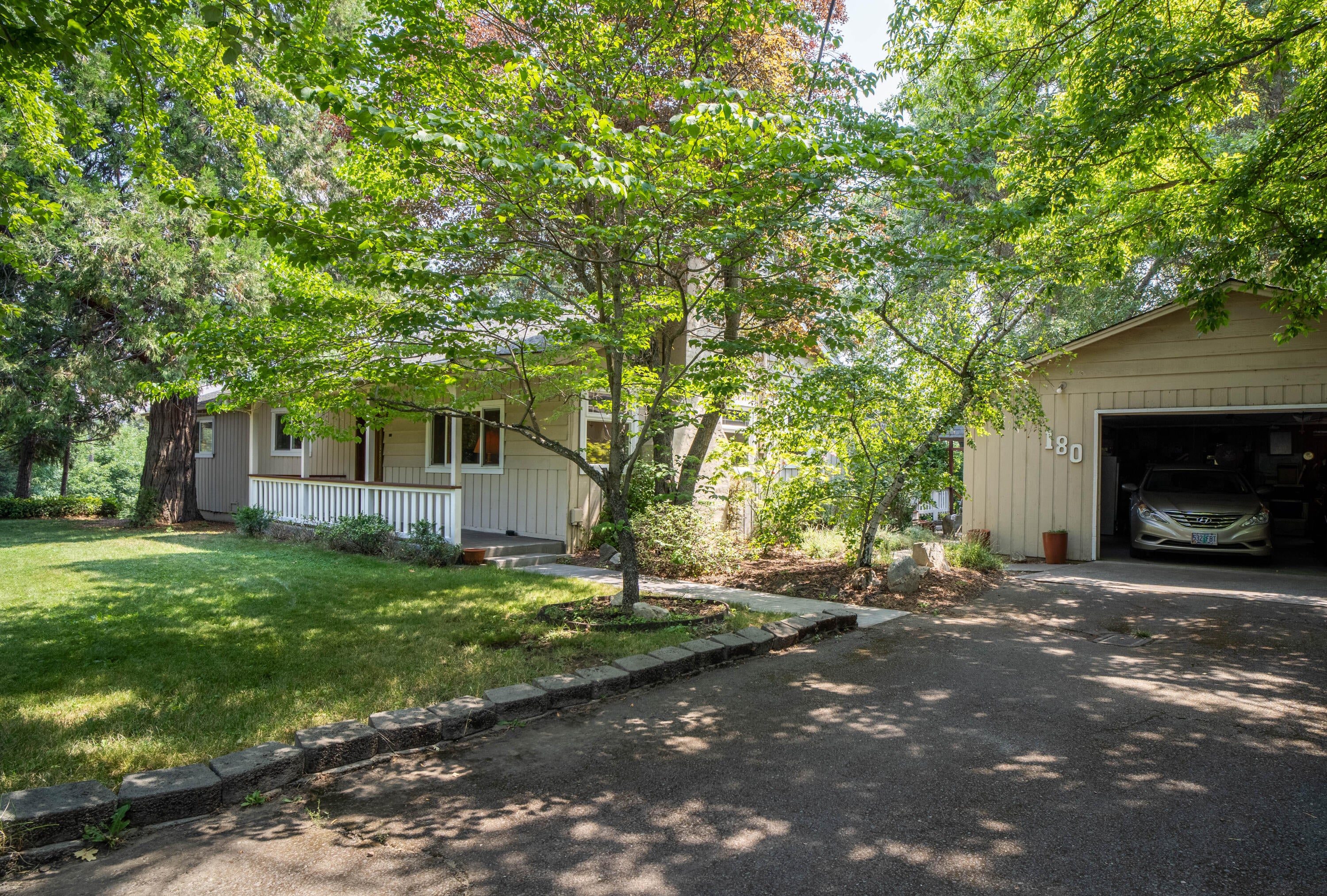 180 Crowson Road Ashland, OR 97520 - Photo 1 of 33 180 Crowson Road 29