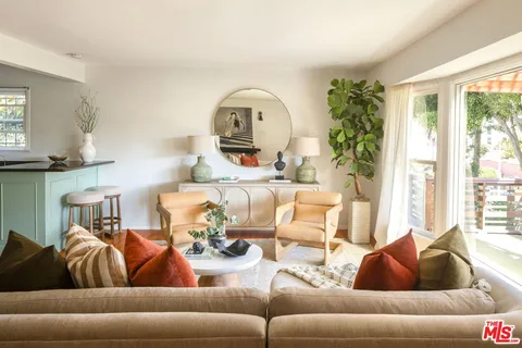 $1,250,000 | 917 North Vendome Street, Los Angeles, CA 90026