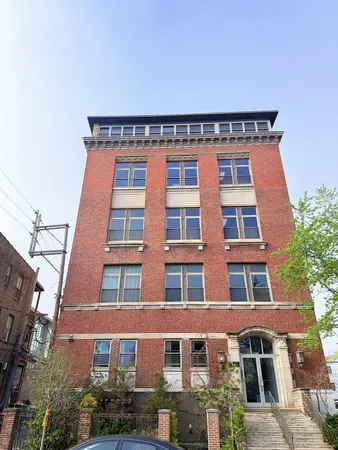 $4,500 | 1470 West Carmen Avenue, Unit 301, Chicago, IL 60640