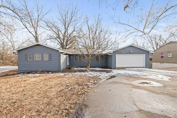 $260,000 | 612 Christopher Street, Warrensburg, MO 64093