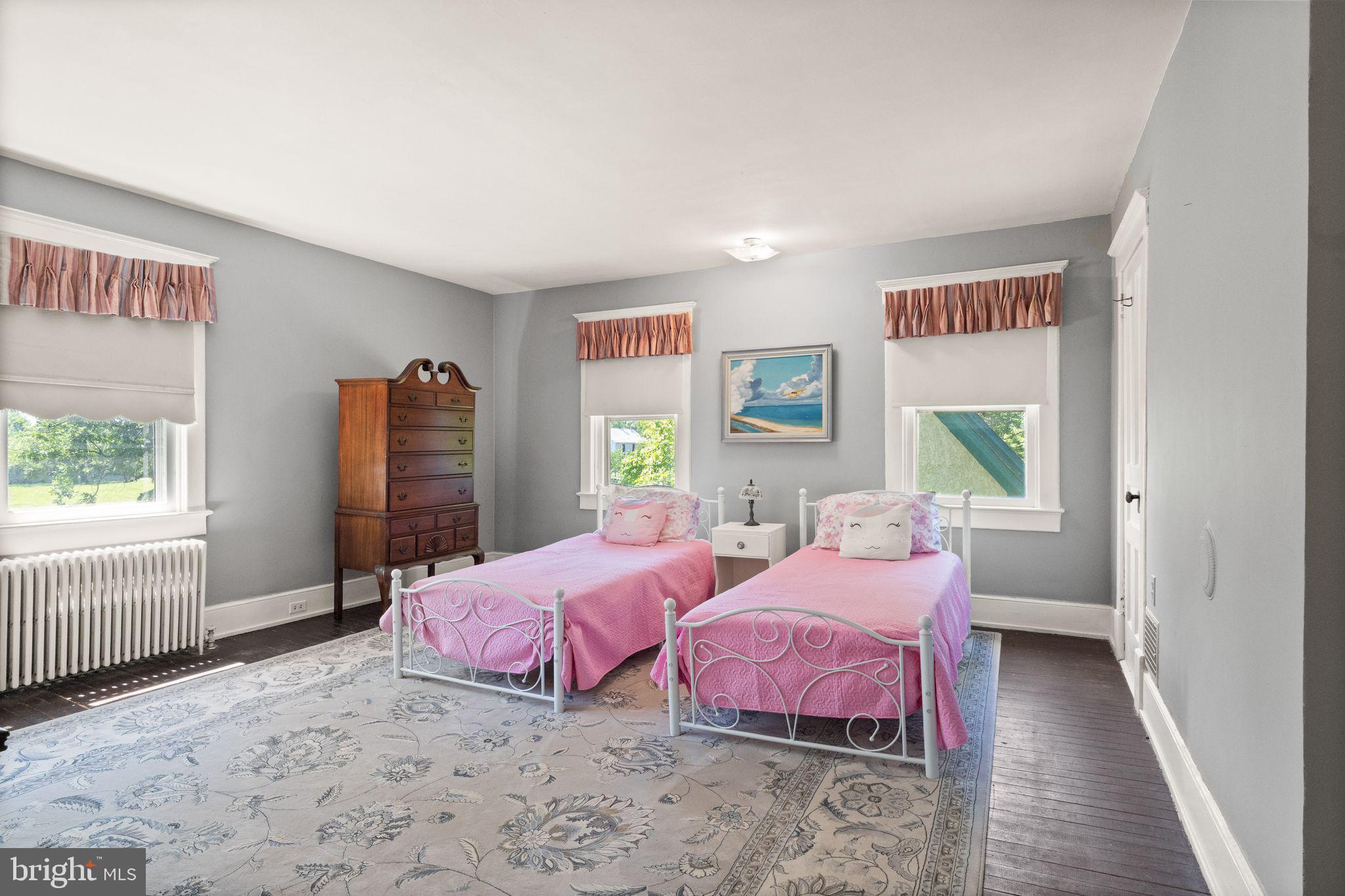 5102 Weston Road Warrenton, VA 20187 - Photo 36 of 65 Oversized primary bedroom - 15'10" x 16'5"