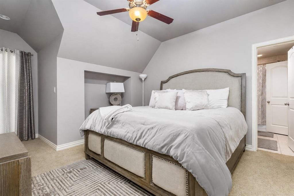 123 Ranch House Road Rockwall, TX 75032 - Photo 13 of 32 Secondary bedroom w/ ensuite bathroom
