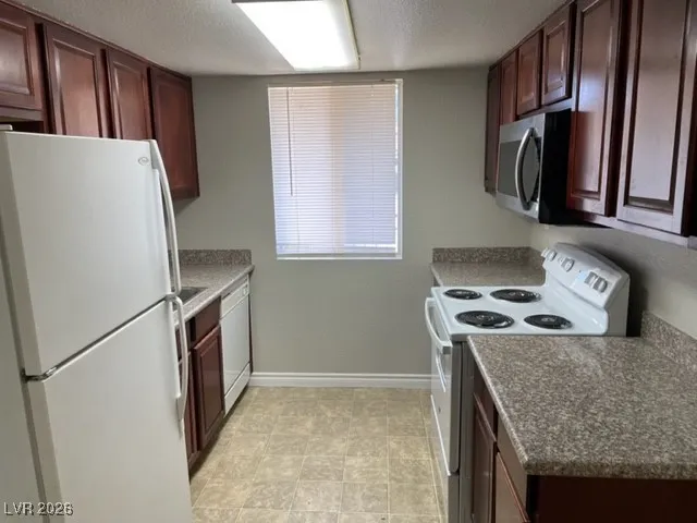 $1,095 | 5060 Indian River Drive, Unit 395, Las Vegas, NV 89103
