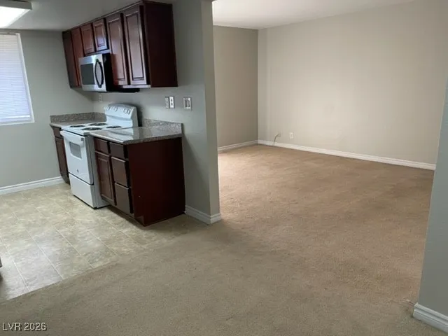 $1,095 | 5060 Indian River Drive, Unit 395, Las Vegas, NV 89103