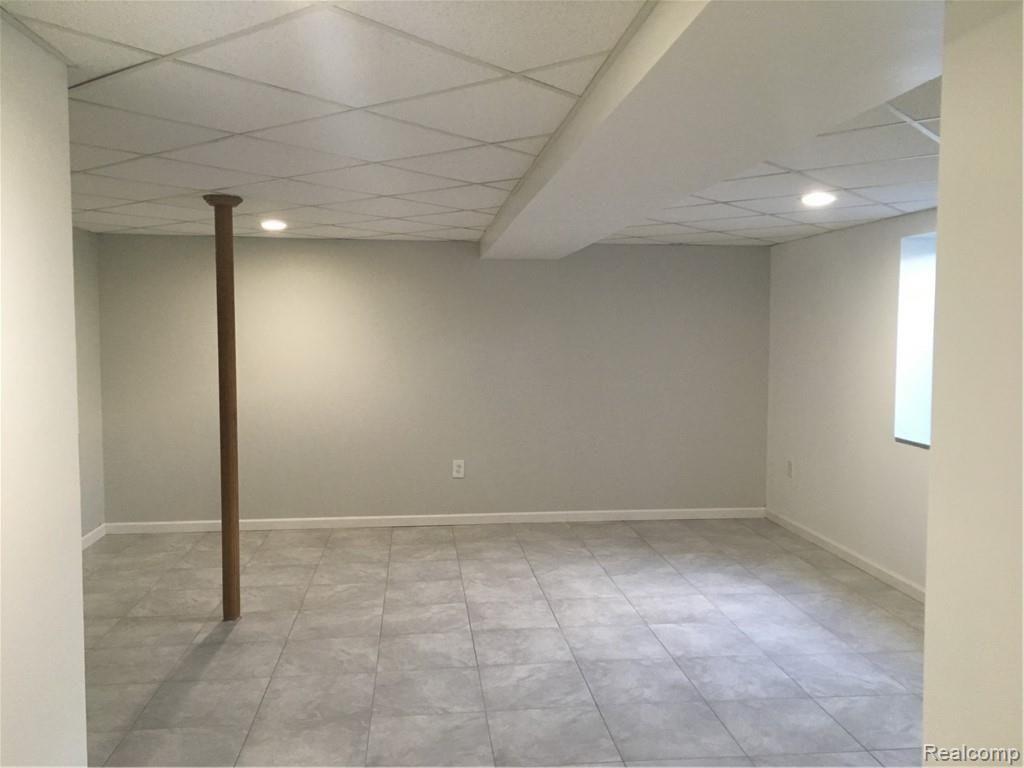 4175 Pleasant Valley Road Brighton, MI 48114 - Photo 29 of 34 Basement Bedroom 1.JPG