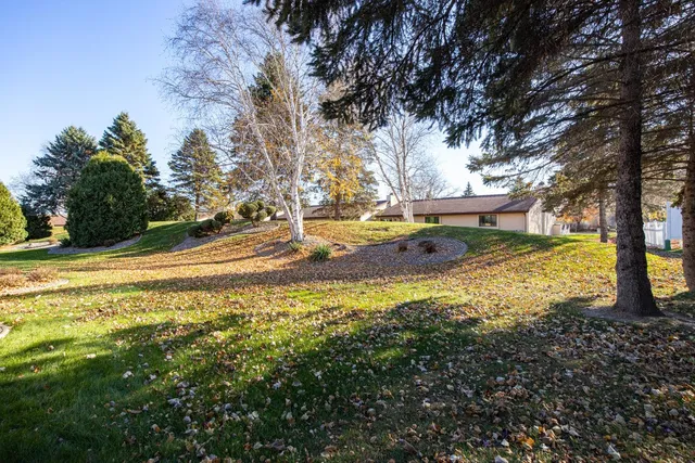 $369,900 | 8 Fiesta Court, Unit E, Appleton, WI 54911