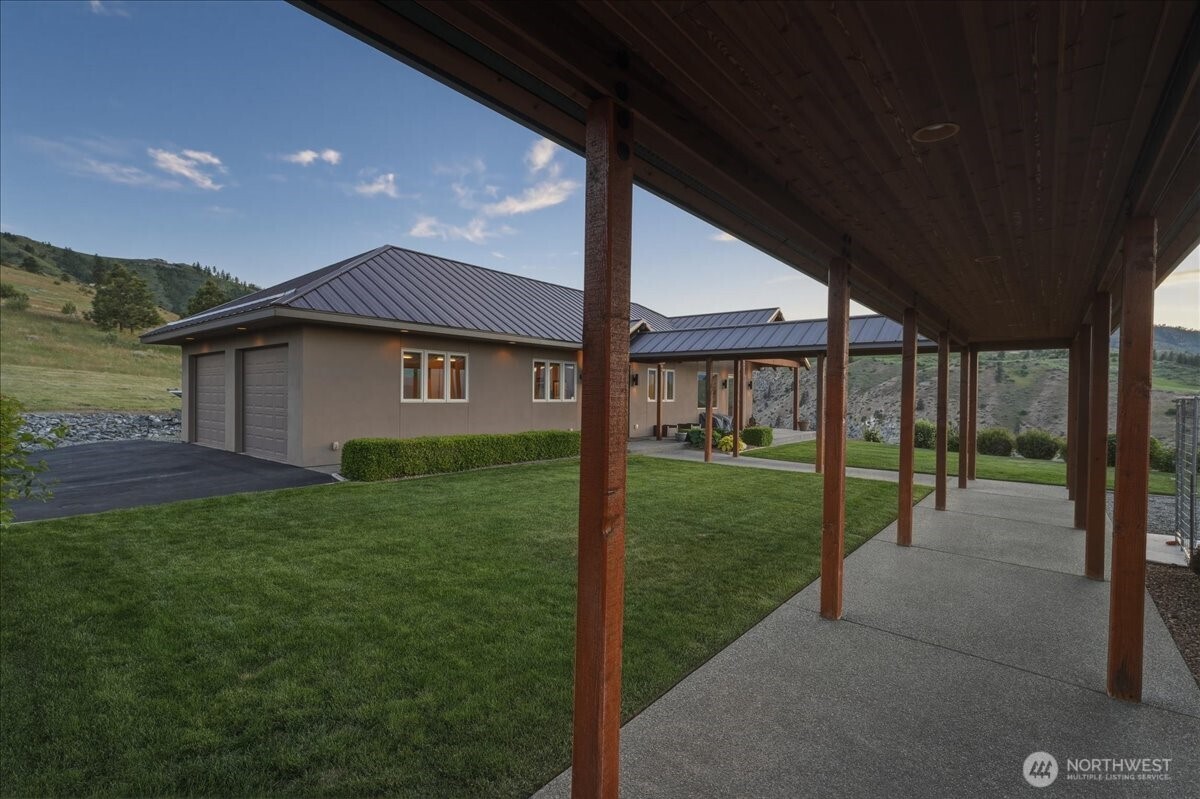 825 Hawks Meadow Road Chelan, WA 98816 - Photo 28 of 40