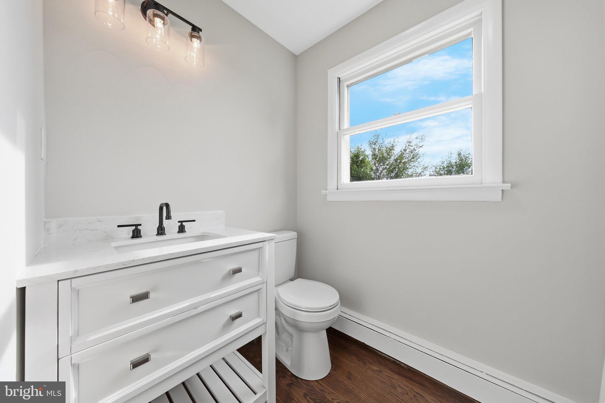 13819 Broadfording Church Road Hagerstown, MD 21740 - Photo 20 of 39 Hall Bathroom