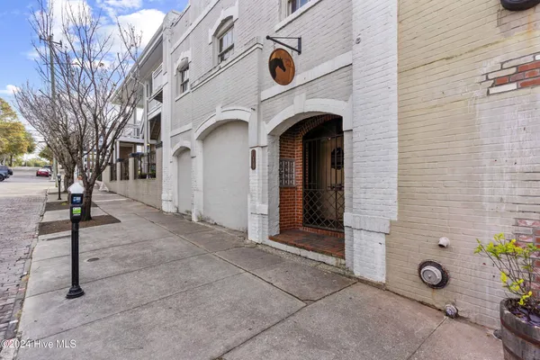 $249,900 | 118 Dock Street, Unit 3, Wilmington, NC 28401