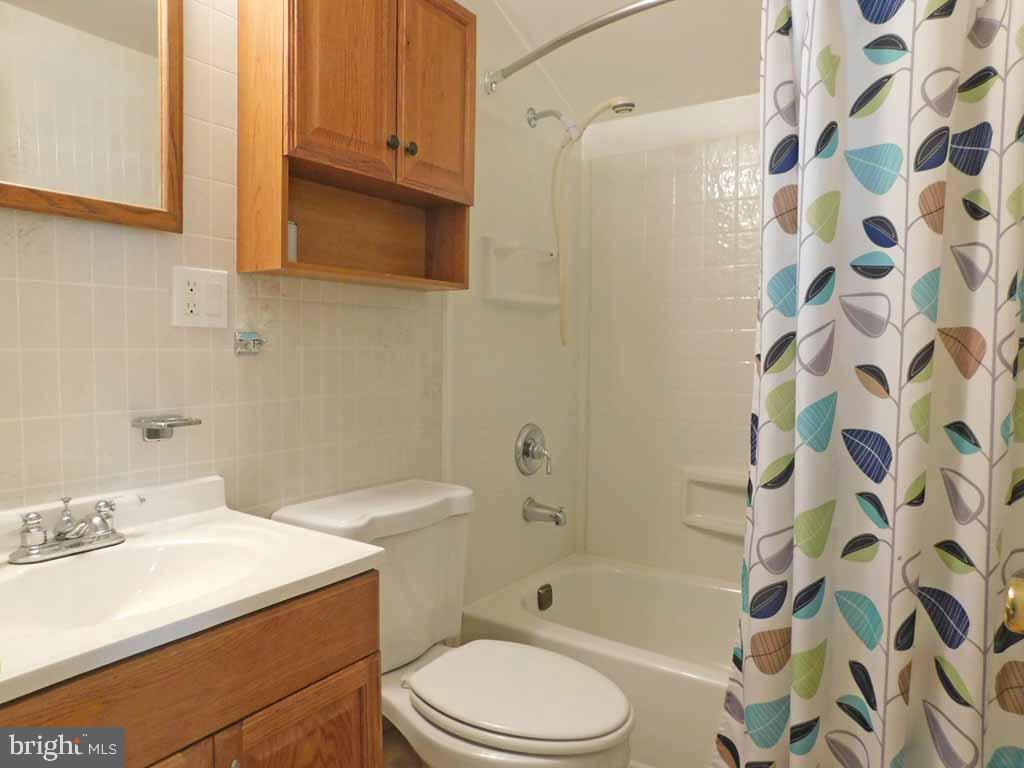 44 Indigo Road Levittown, PA 19057 - Photo 17 of 27 Gallery Image 17