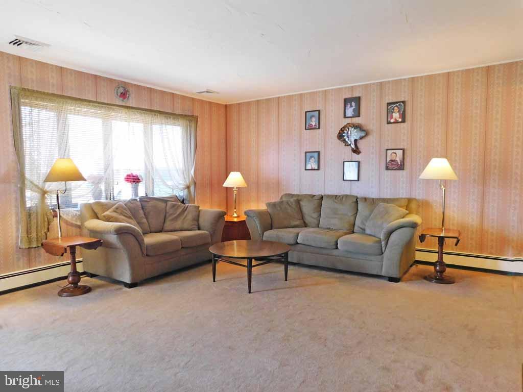 44 Indigo Road Levittown, PA 19057 - Photo 3 of 27 Living Room