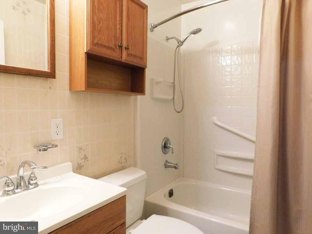 44 Indigo Road Levittown, PA 19057 - Photo 23 of 27 Bathroom 2