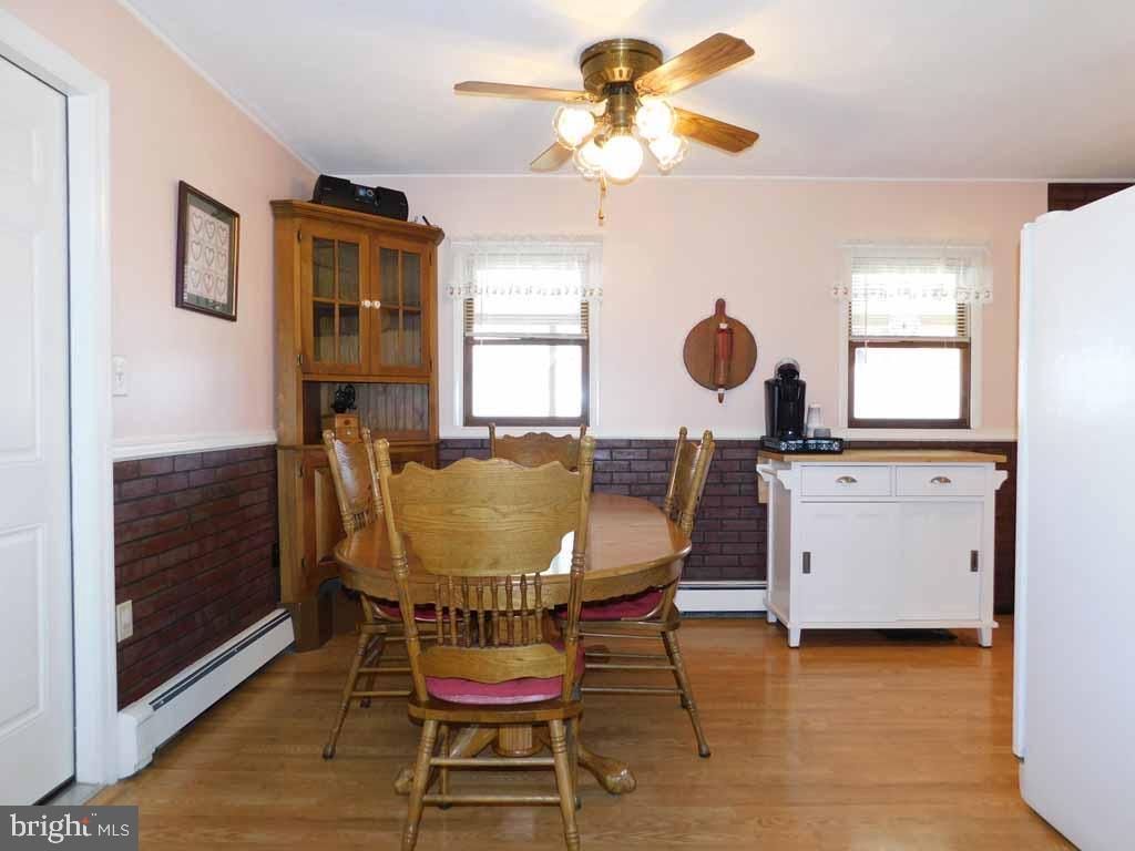 44 Indigo Road Levittown, PA 19057 - Photo 5 of 27 Dining Room