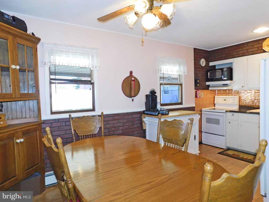 44 Indigo Road Levittown, PA 19057 - Photo 6 of 27 Dining Room