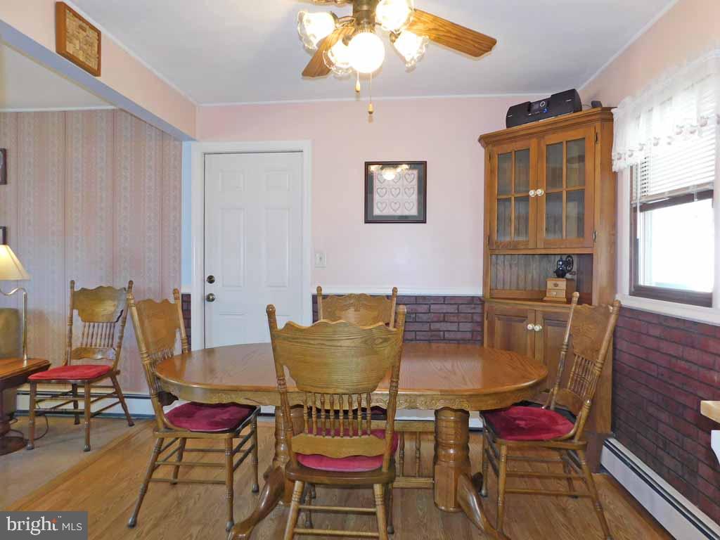 44 Indigo Road Levittown, PA 19057 - Photo 8 of 27 Dining Room