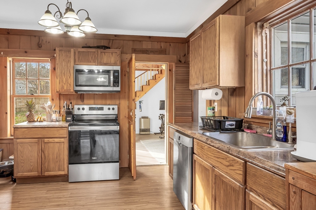 339 Spring Street Athol, MA 01331 - Photo 4 of 38 Gallery Image 4