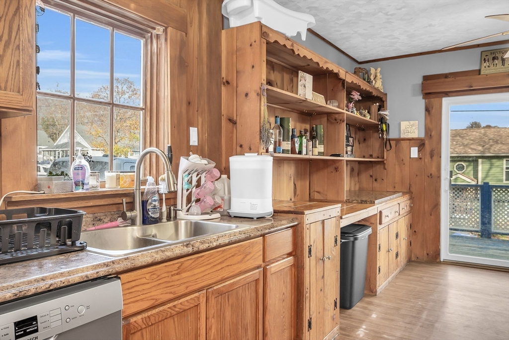 339 Spring Street Athol, MA 01331 - Photo 5 of 38 Gallery Image 5