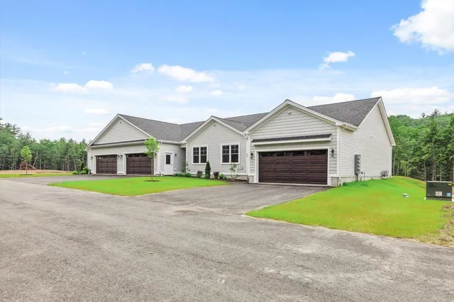 $460,000 | 41 Willow Lane, Rindge, NH 03461