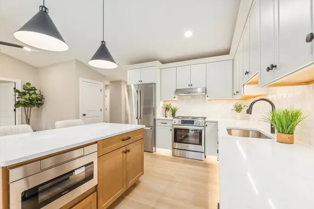 $460,000 | 41 Willow Lane, Rindge, NH 03461