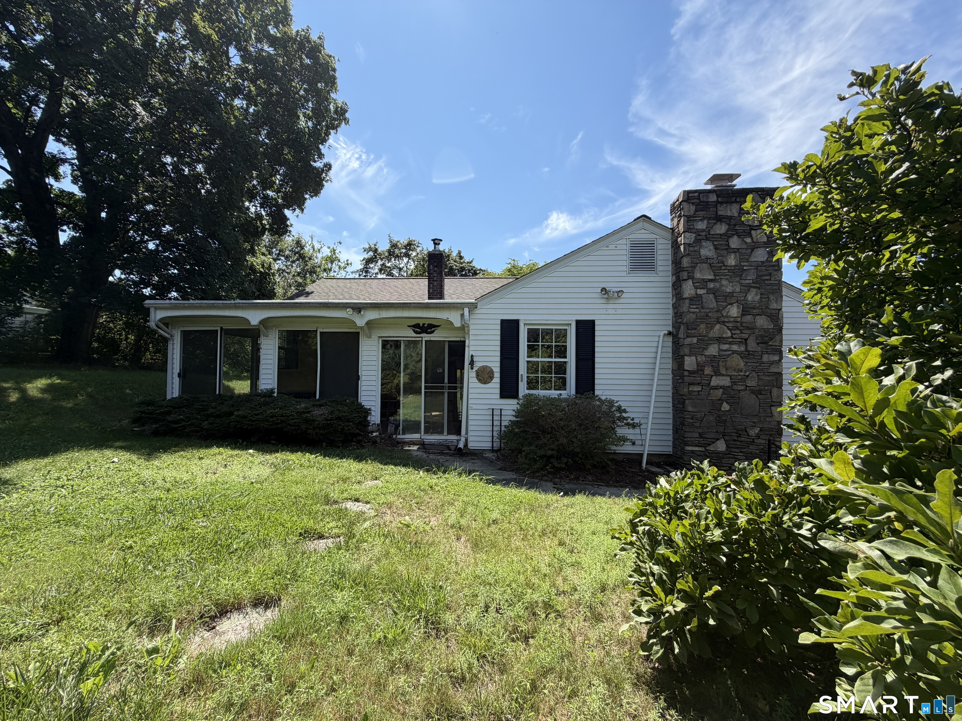 28 Gillette Road Norwich, CT 06360 - Photo 3 of 27 Gallery Image 3