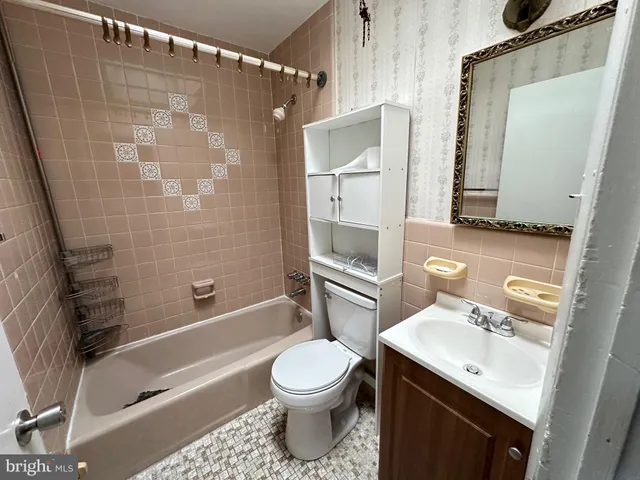 $375,000 | 11125 Kirby Drive, Philadelphia, PA 19154