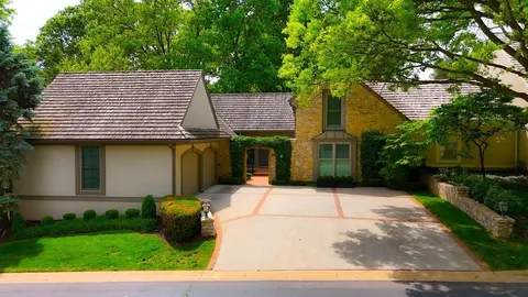 $1,200,000 | 7904 Bristol Court, Prairie Village, KS 66208