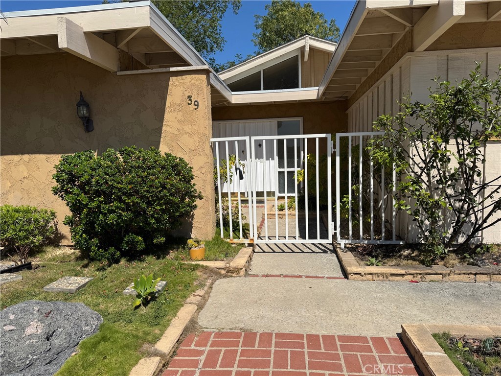 39 Bethany Drive Irvine, CA 92603 - Photo 34 of 37 a view of outdoor space and yard