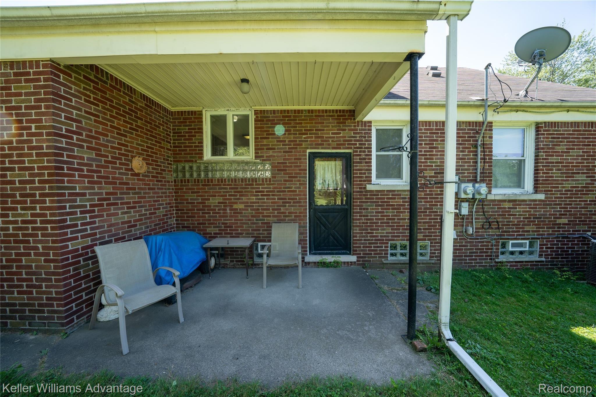 8407 Stephens Road Center Line, MI 48015 - Photo 35 of 40 DSC07186.jpg