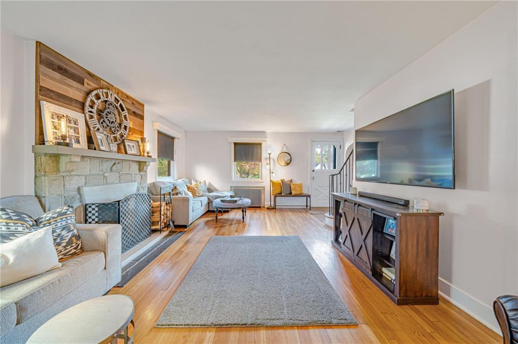330 Hawthorne Road Pittsburgh, PA 15209 - Photo 4 of 31 Gallery Image 4