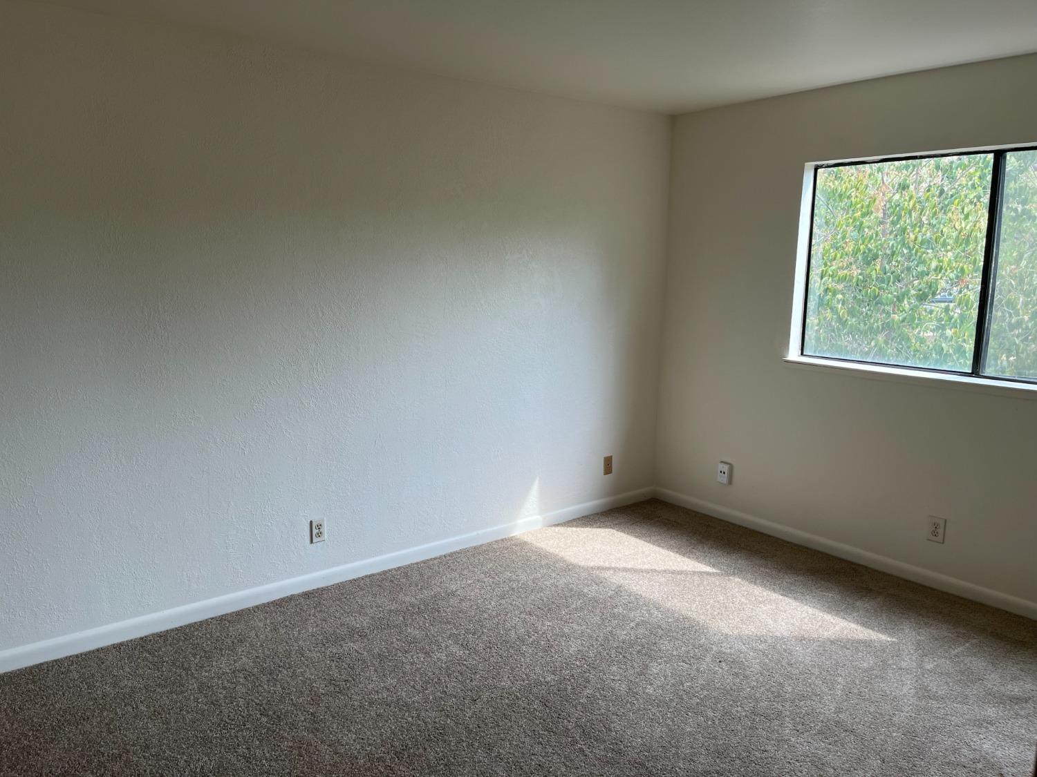 10404-10406 Rockingham Drive Rancho Cordova, CA 95670 - Photo 6 of 14 Gallery Image 6