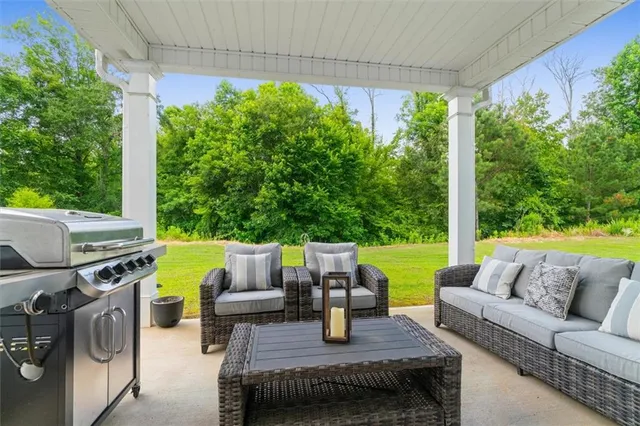 $323,000 | 586 Collington Circle, Dalton, GA 30721