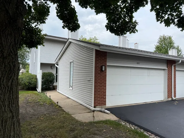 a view of a house with a garage