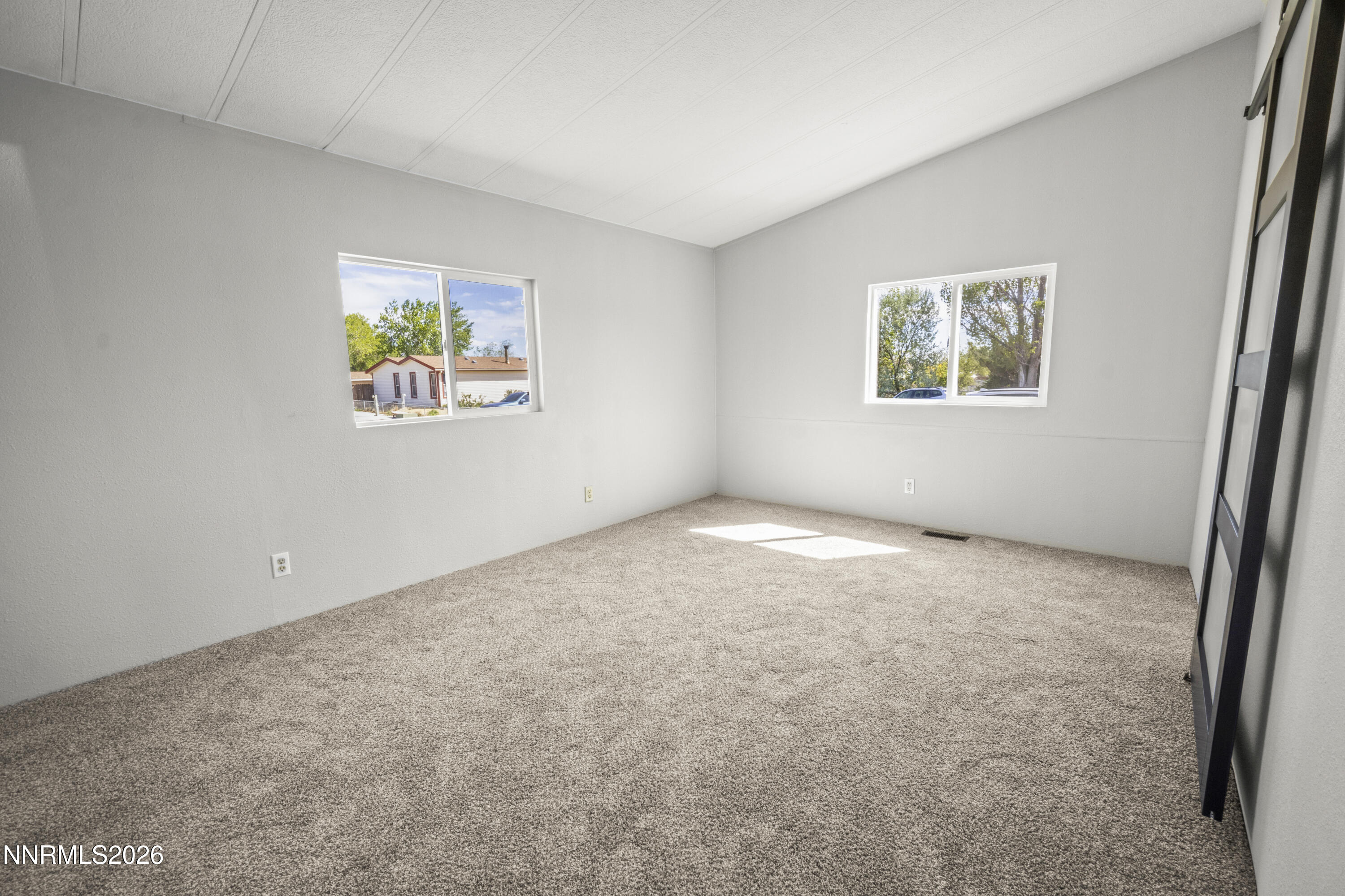 843 Silver Way Fernley, NV 89408 - Photo 15 of 20 _S1A7327