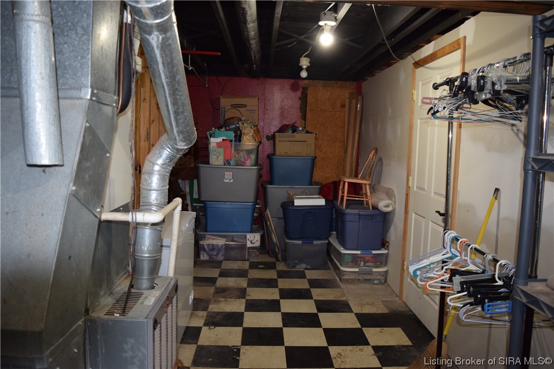 5308 Stiller Road Floyds Knobs, IN 47119 - Photo 10 of 36 Gallery Image 10