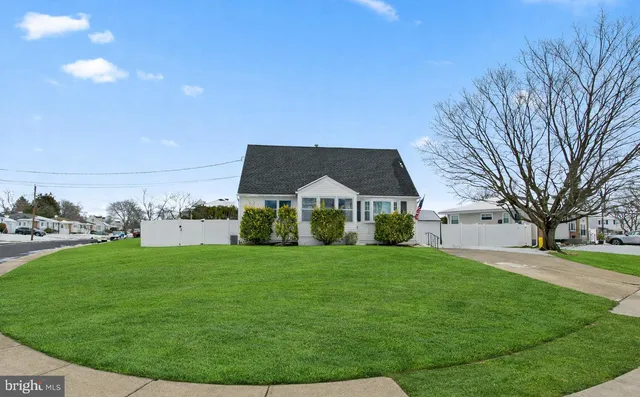 $455,000 | 129 Gary Drive, Hamilton, NJ 08690