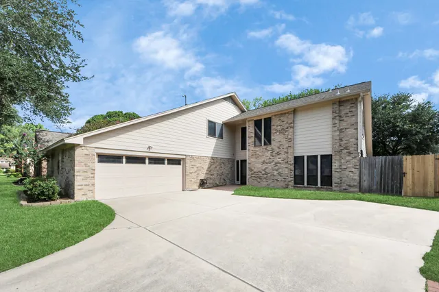 $369,000 | 7731 Club Lake Drive, Houston, TX 77095