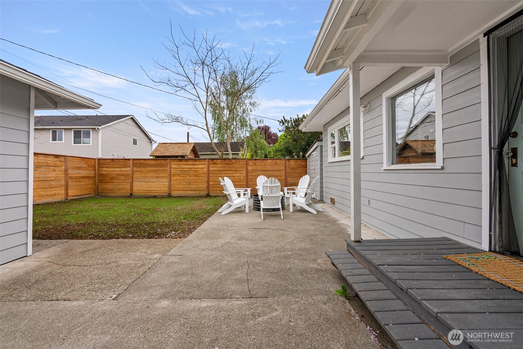 809 Sumner Avenue Sumner, WA 98390 - Photo 30 of 38 a view of a house with a yard and porch