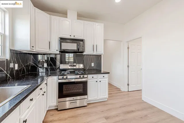 $1,025,000 | 1086 61st Street, Oakland, CA 94608