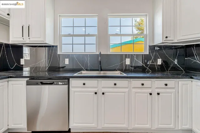 $1,025,000 | 1086 61st Street, Oakland, CA 94608