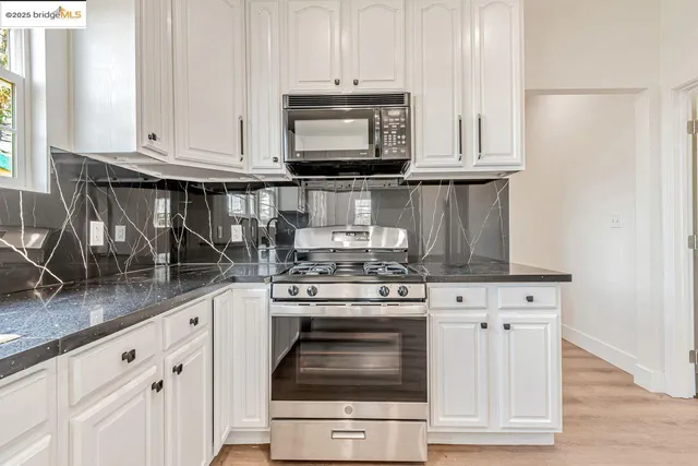 $1,025,000 | 1086 61st Street, Oakland, CA 94608