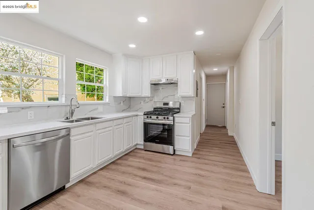 $1,025,000 | 1086 61st Street, Oakland, CA 94608