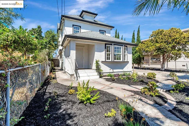 $1,025,000 | 1086 61st Street, Oakland, CA 94608